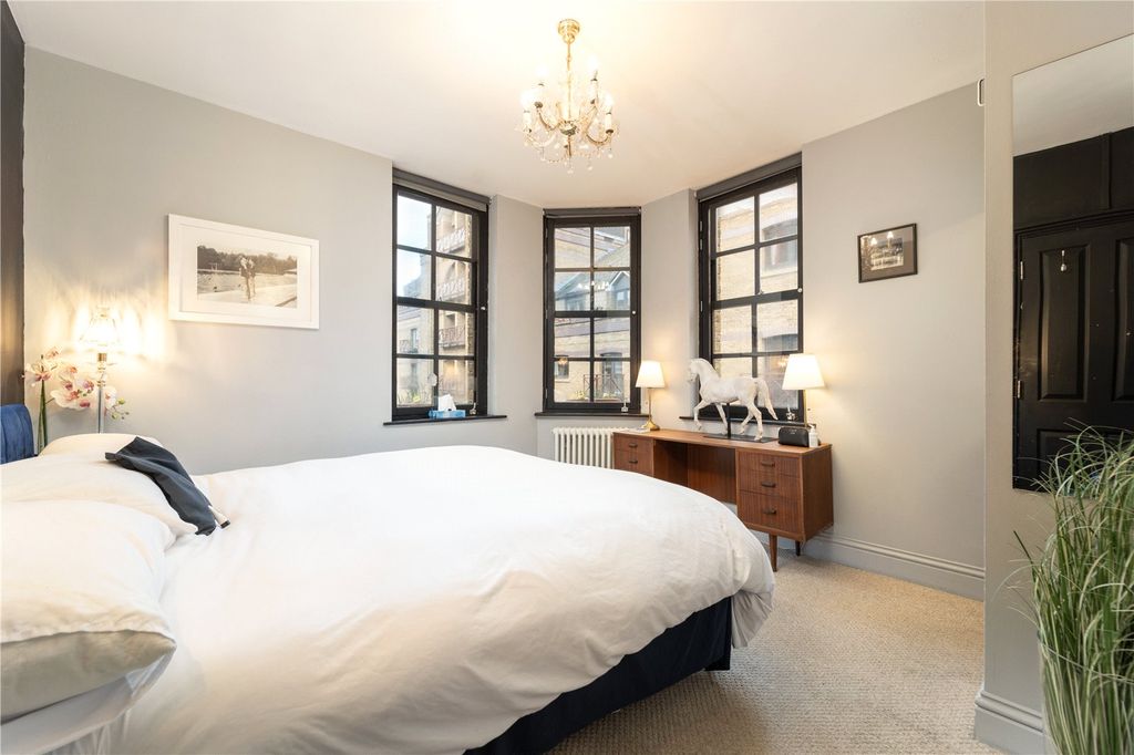 Property photo 3 of 16 Picture No. 02