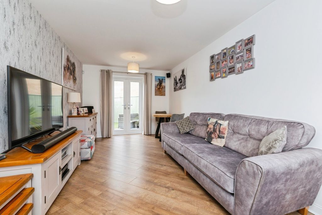 Property photo 3 of 18 Pbox-Img.Jpg