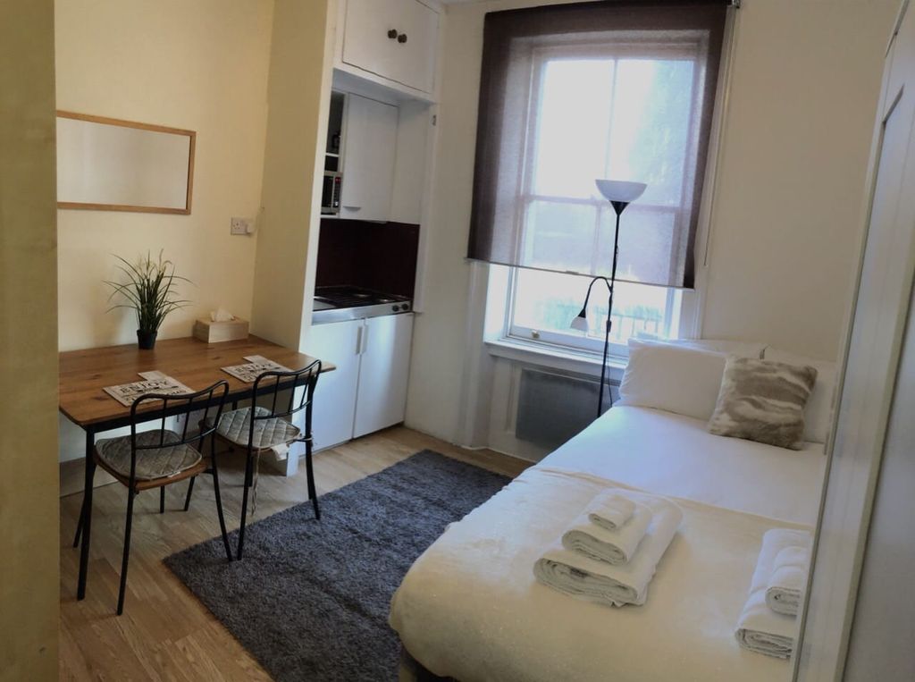 Property photo 2 of 6 4464061