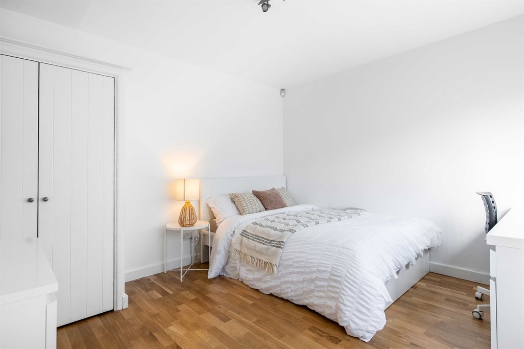 Property photo 1 of 25 (Main)