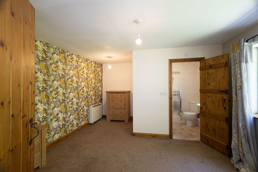 Property photo 3 of 31
