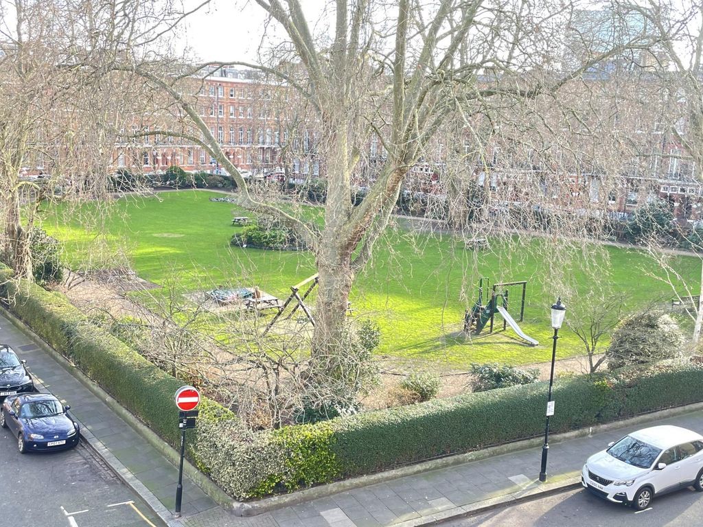 Property photo 3 of 11 Photo 7