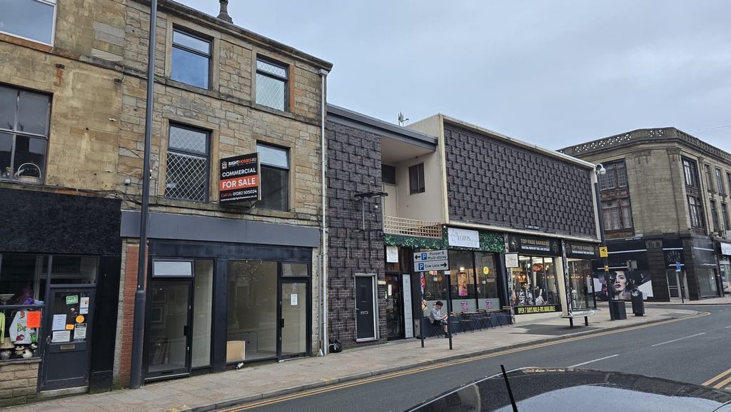 Property photo 2 of 34