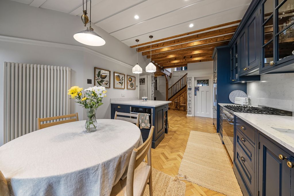 Property photo 1 of 48