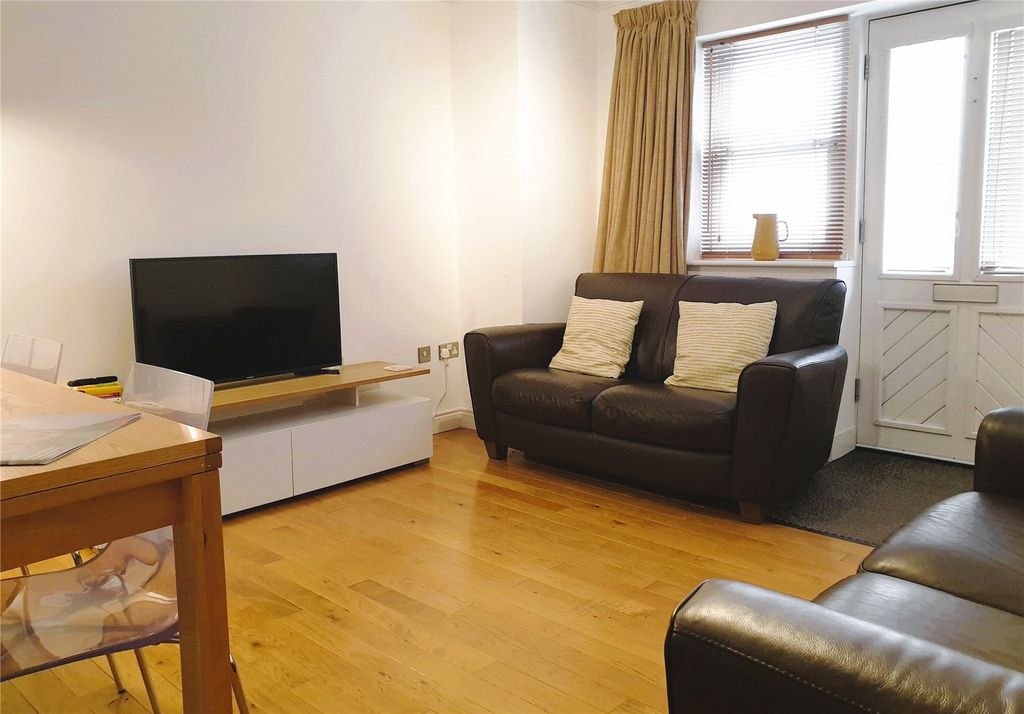 Property photo 3 of 13 Sitting Room