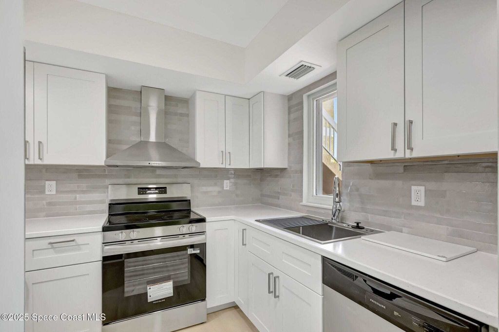 Property photo 1 of 31