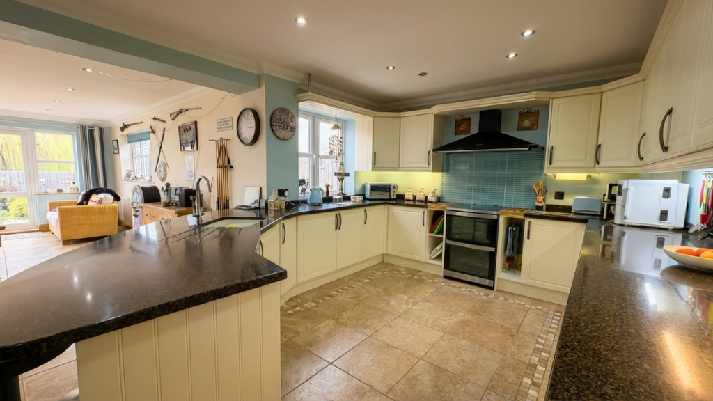 Property photo 3 of 21