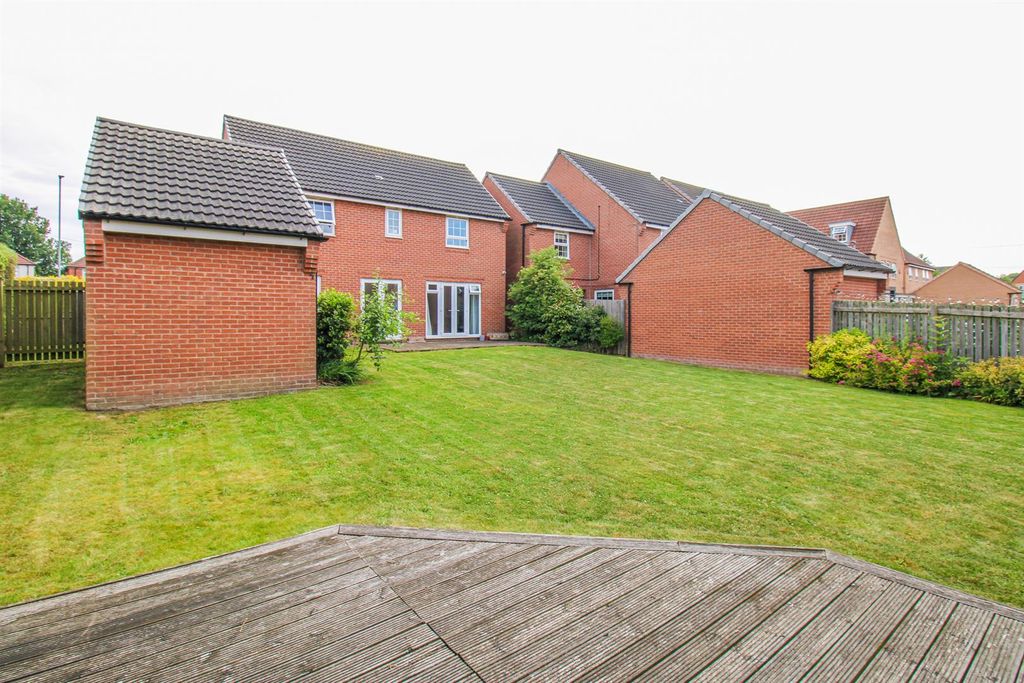 Property photo 3 of 13 Outside