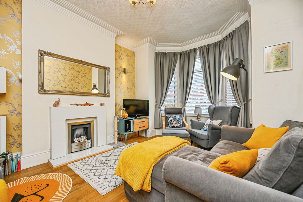 Property photo 2 of 12