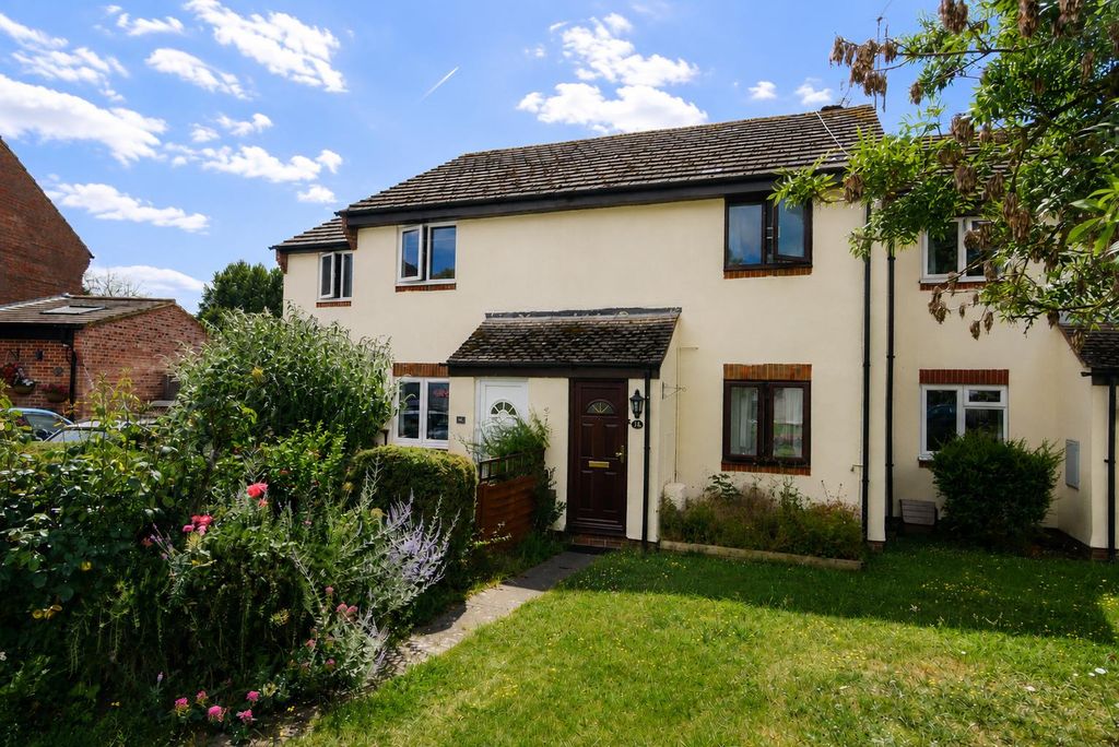 Property photo 1 of 12 Approach