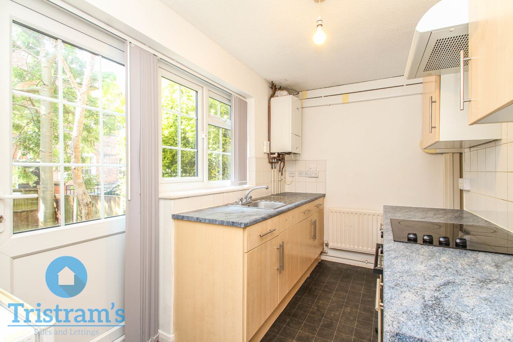 Property photo 2 of 20