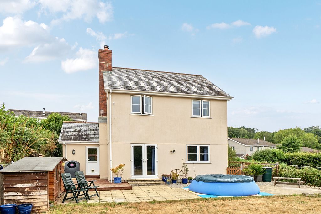 Property photo 3 of 17 3-6A6884Eebd060-1...