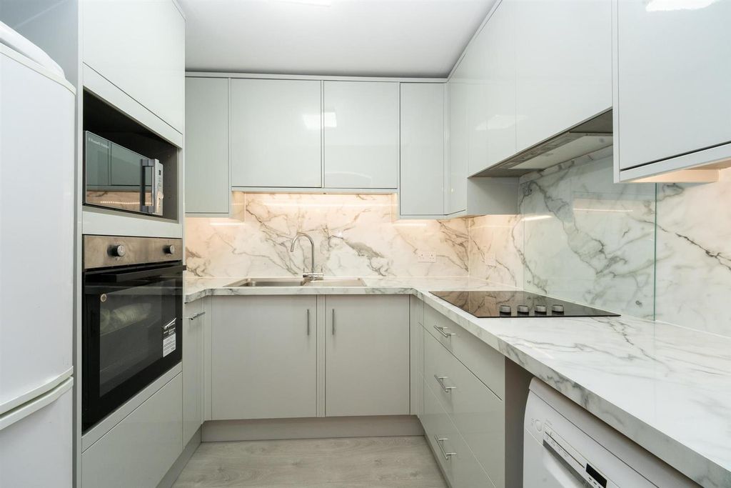 Property photo 3 of 13 Kitchen