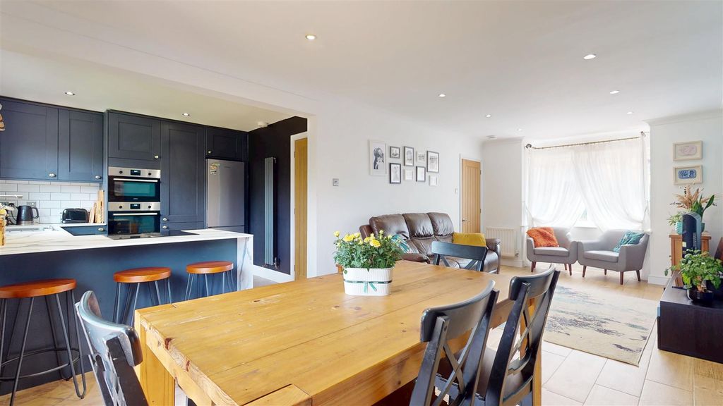 Property photo 3 of 24 05132025_004843.Jpg