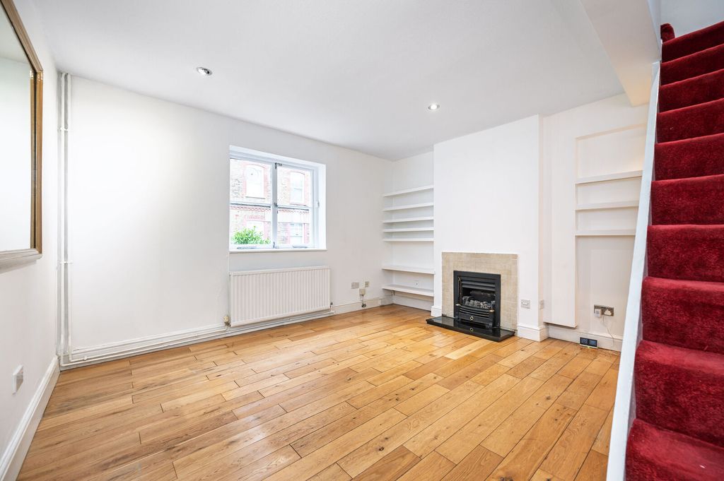 Property photo 1 of 8