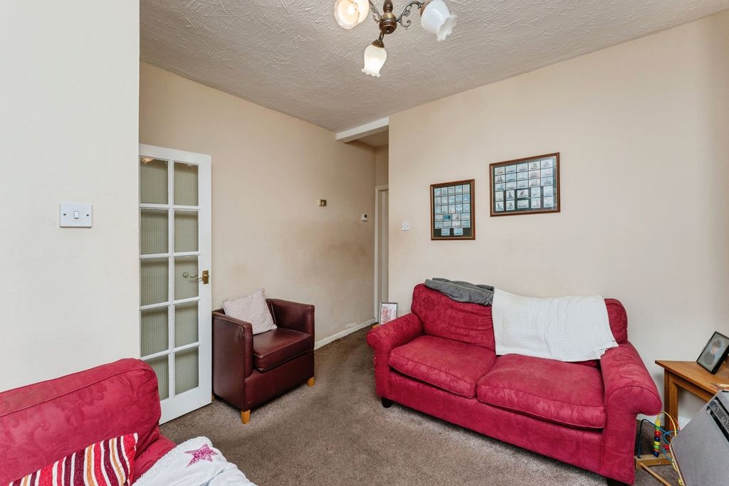 Property photo 3 of 19 Pbox-Img.Jpg