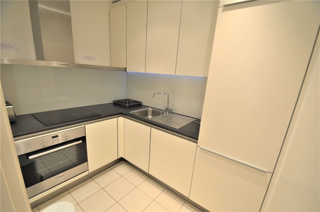 Property photo 2 of 8 Kitchen