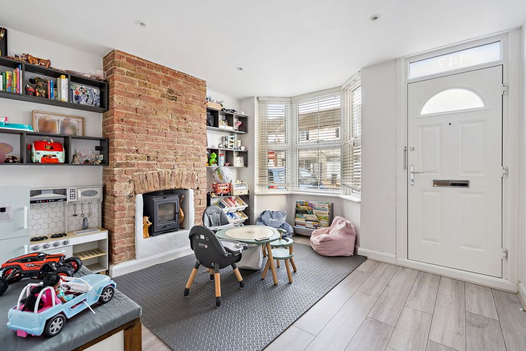 Property photo 2 of 19