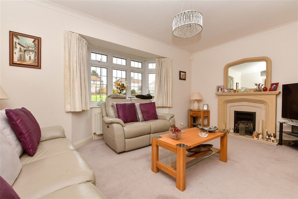 Property photo 3 of 17 Living Room