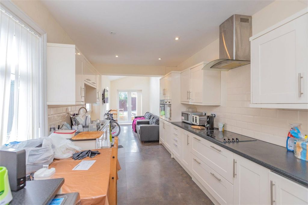 Property photo 2 of 13 Approach