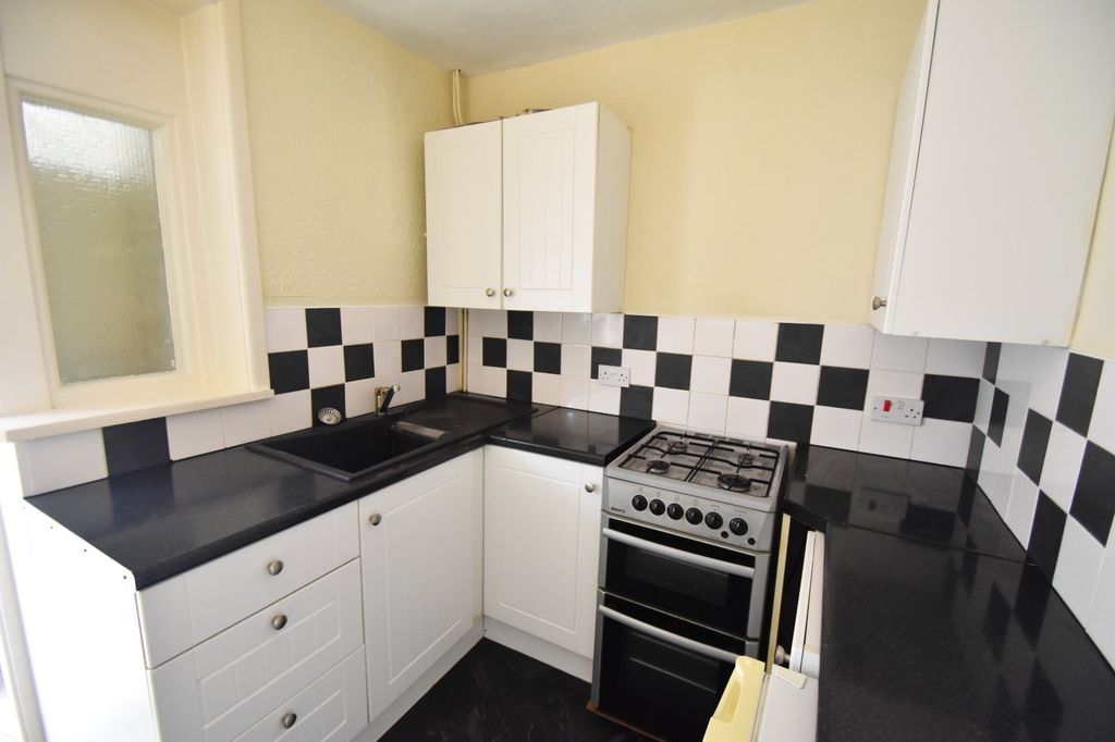 Property photo 3 of 11 Picture No. 18