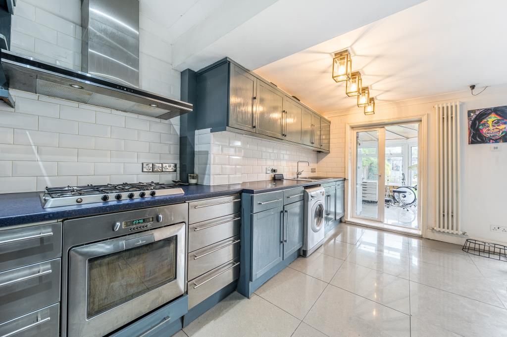 Property photo 2 of 20 Kitchen