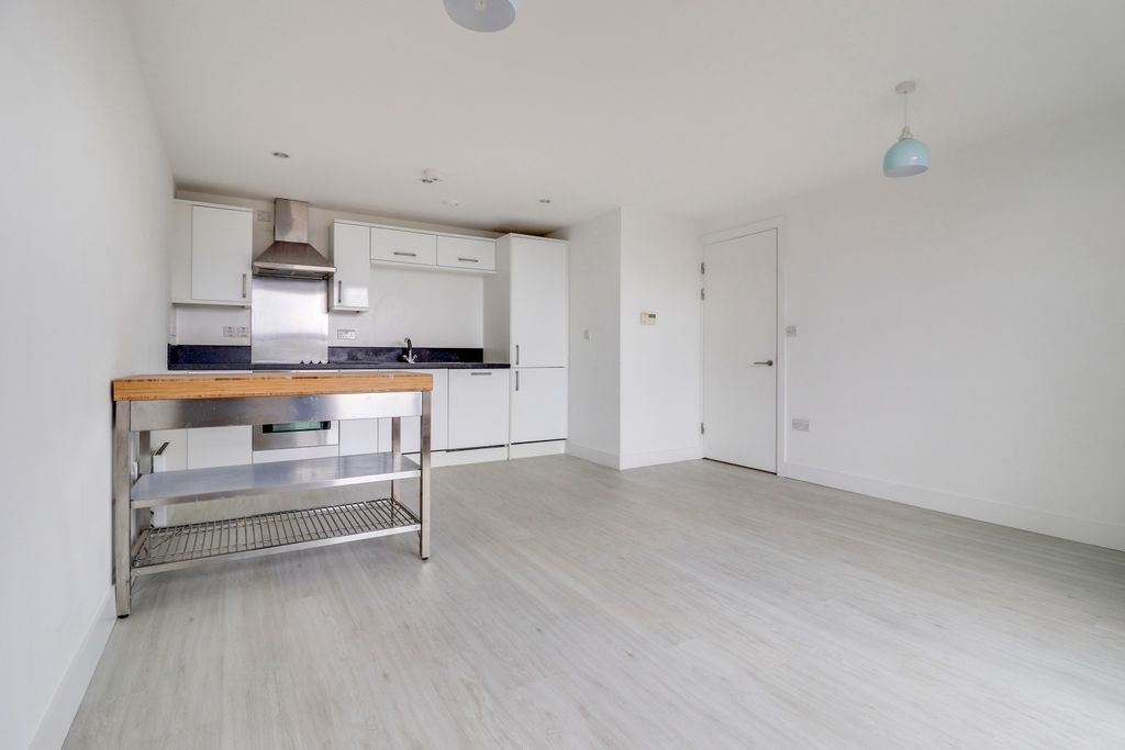 Property photo 3 of 9 Img_7050-Img_7052