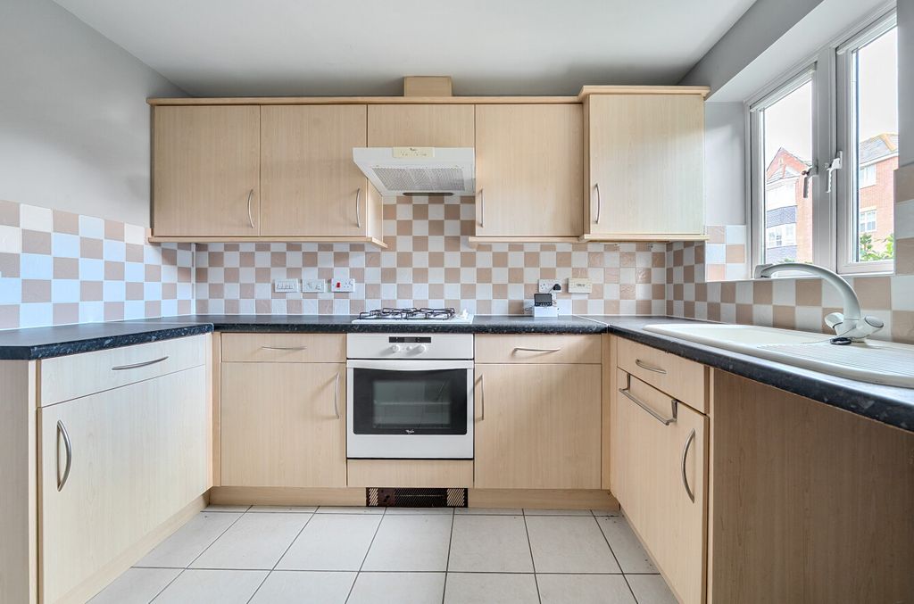 Property photo 2 of 12 1349941-9-68B9760...