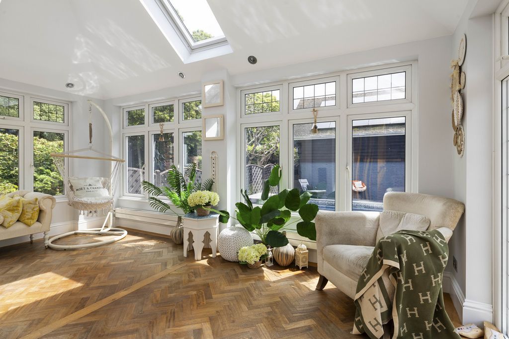 Property photo 2 of 30