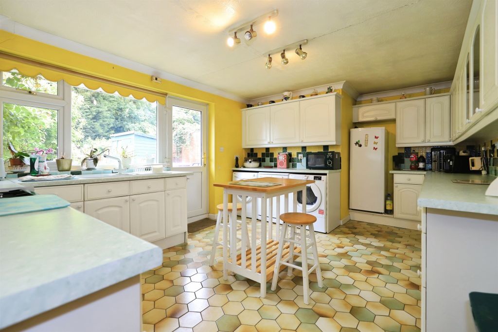 Property photo 3 of 23