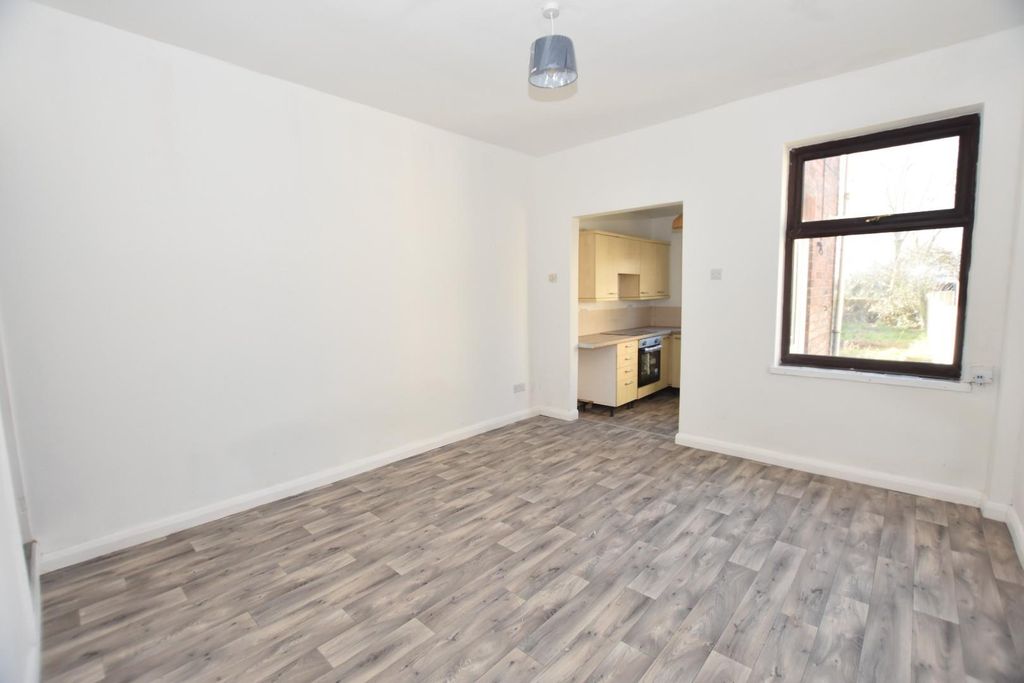 Property photo 3 of 8 Dining Area.Jpg