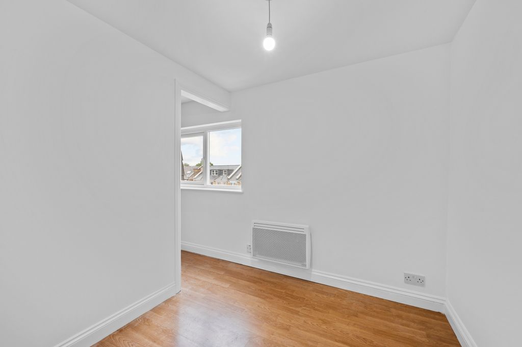 Property photo 3 of 6 Picture No. 02