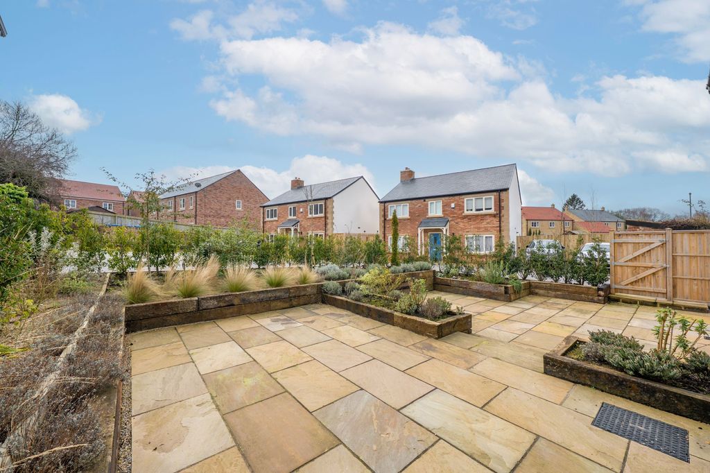 Property photo 3 of 22