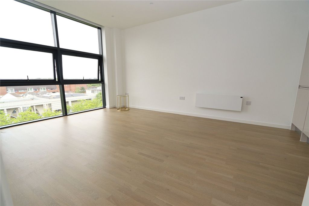 Property photo 3 of 6 Picture No. 02