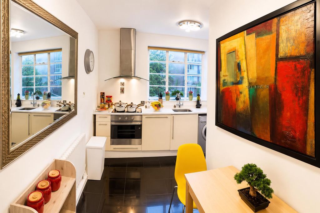 Property photo 2 of 12 Kitchen Dinning