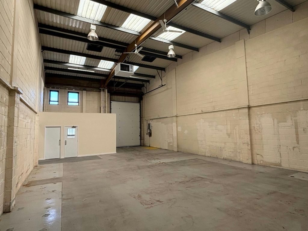 Property photo 3 of 3 Interior 2.Jpg
