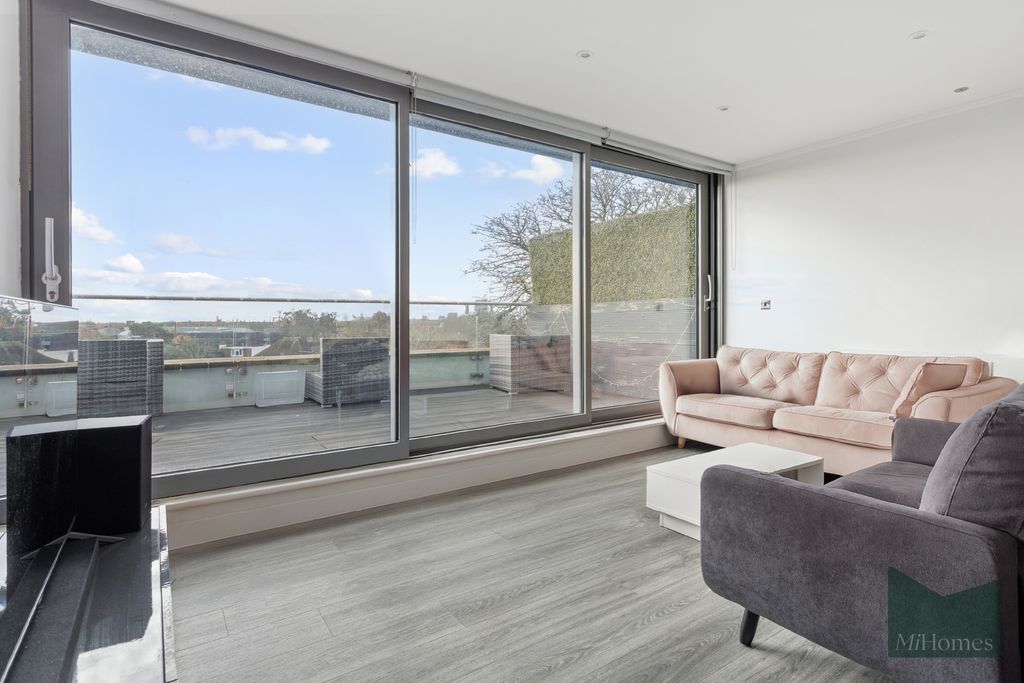 Property photo 2 of 12