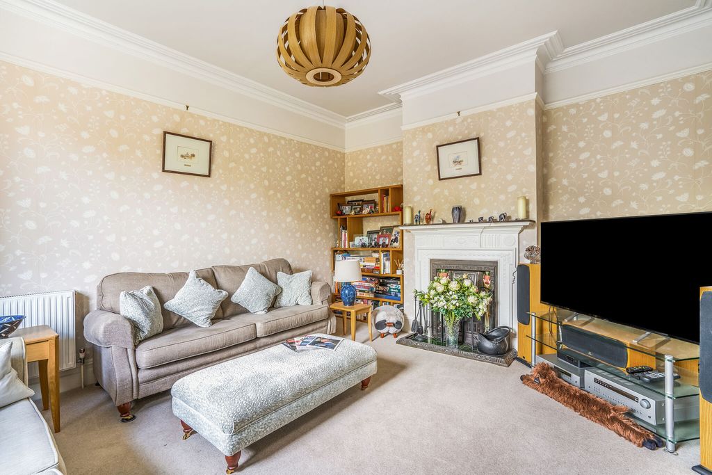 Additional image 9 of 6 bed detached house for saleChurch Avenue, Farnborough GU14