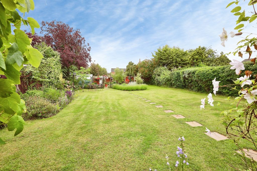 Property photo 2 of 17