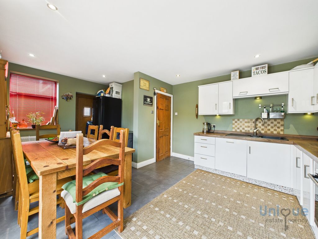 Property photo 2 of 27