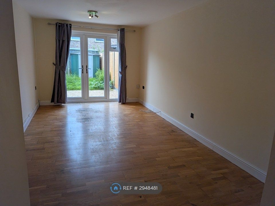 Property photo 2 of 13 Lounge