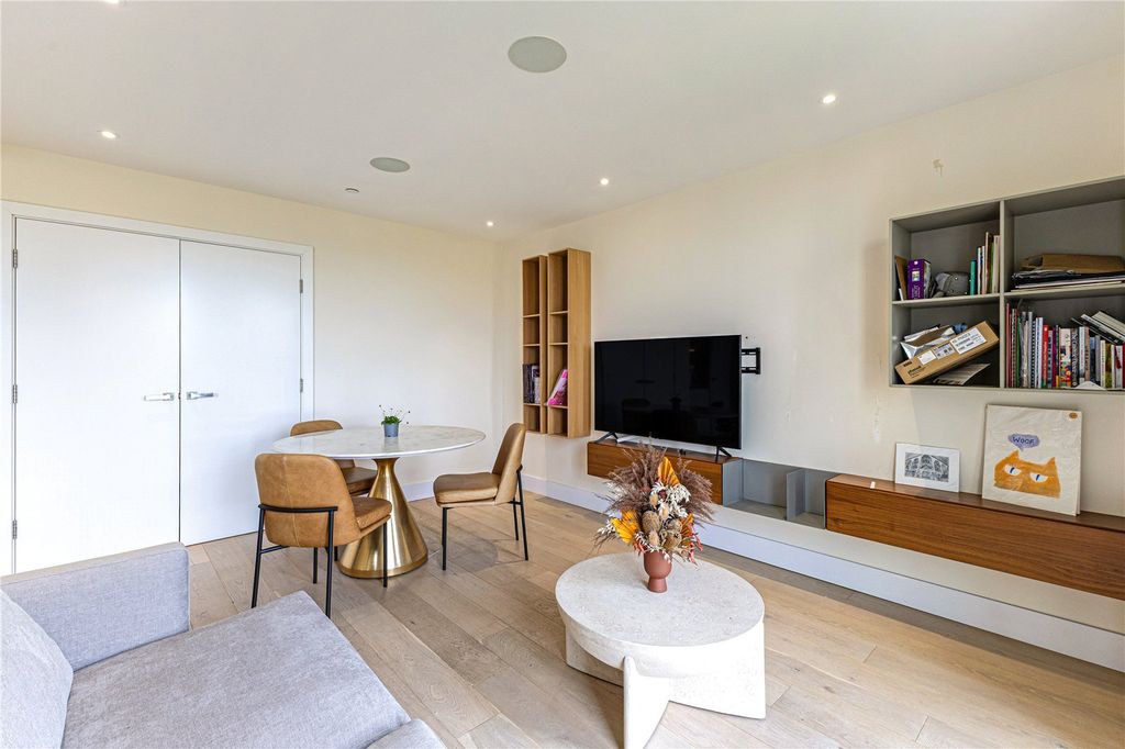 Property photo 3 of 14 Reception Room