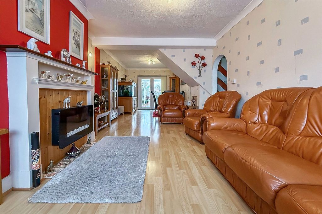 Property photo 2 of 27 Picture No. 33