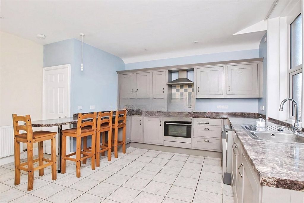 Property photo 3 of 8 Picture No. 14