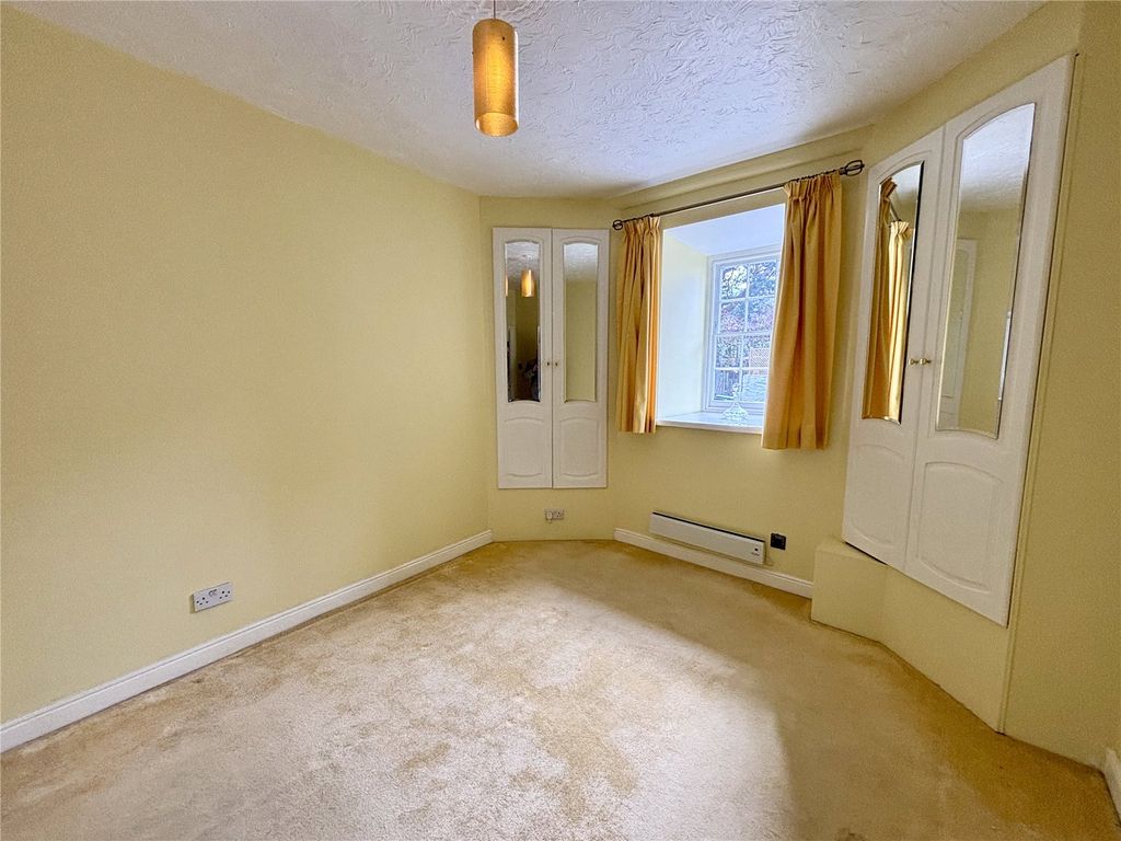 Property photo 3 of 6 Picture No. 05