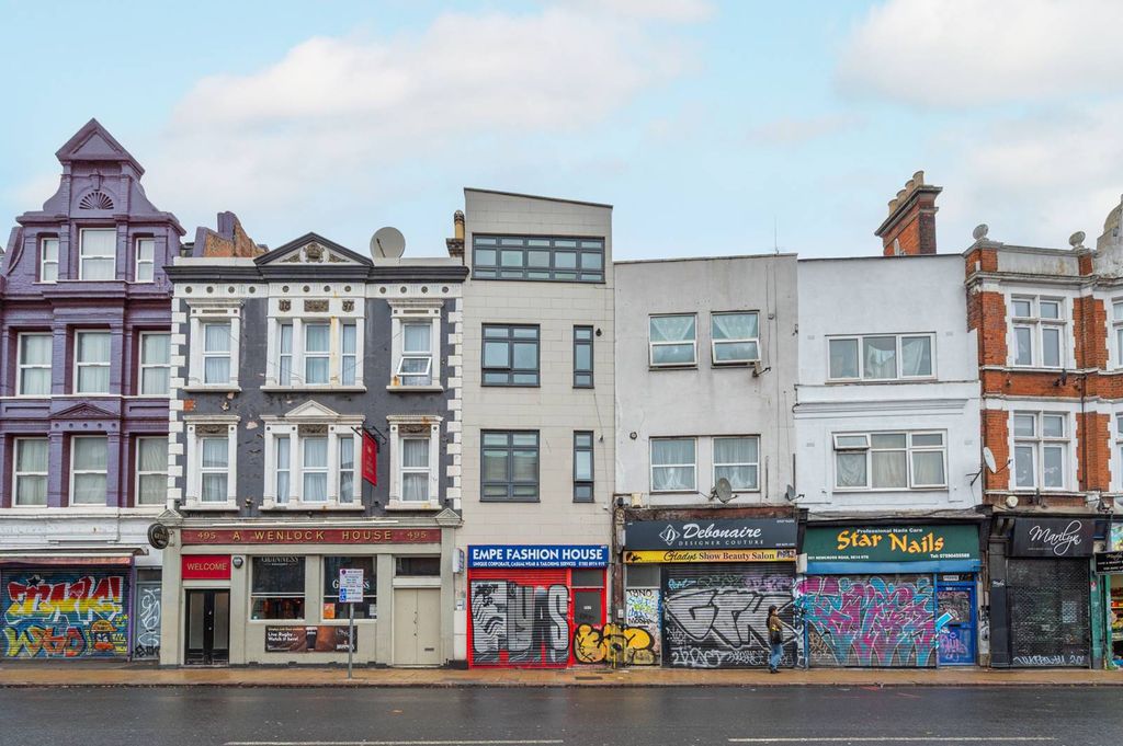 Property photo 3 of 14