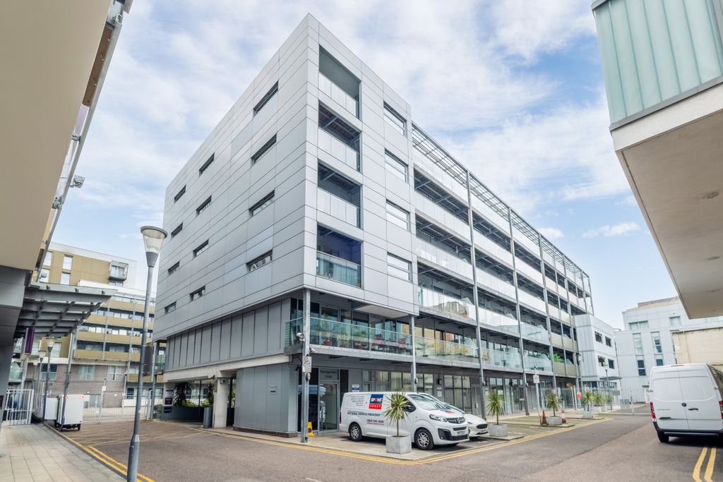 Property photo 2 of 14