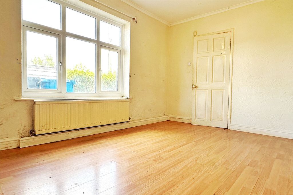 Property photo 3 of 15 Living Room