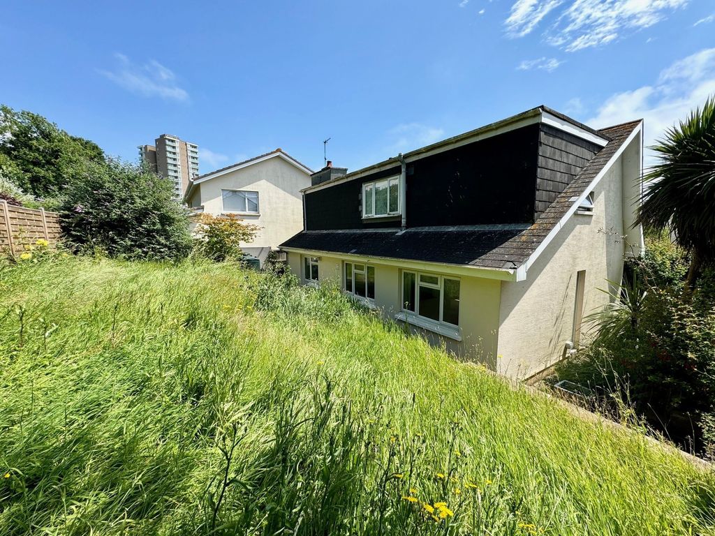 Property photo 2 of 16