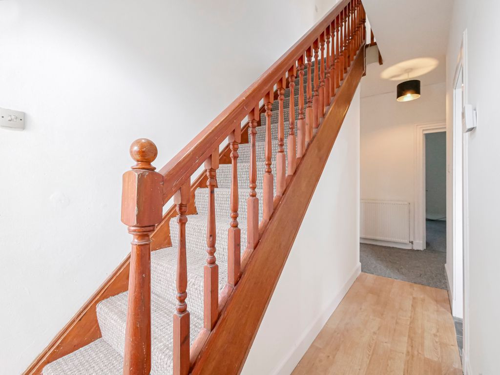 Property photo 2 of 17 Hall-1